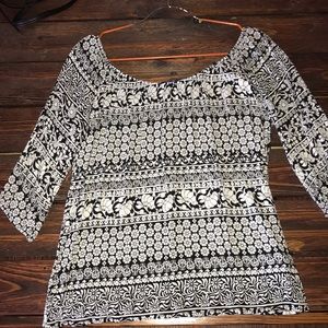 Boutique blouse, can be worn off the shoulders